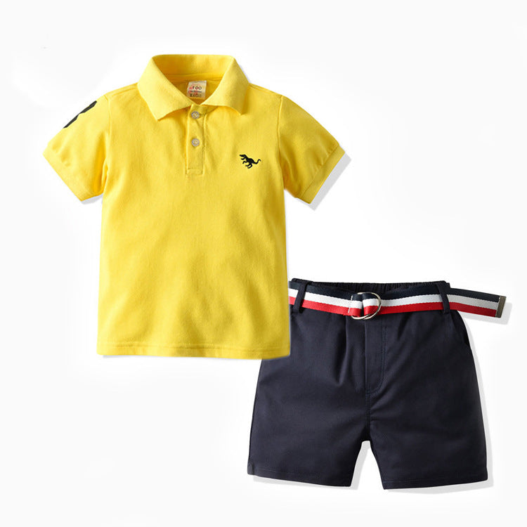Conjunto de bermuda, remera y cinturón